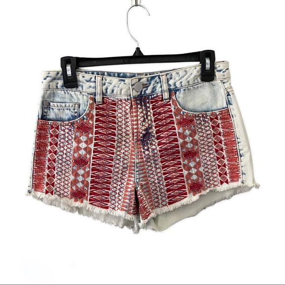 Design Lab Stonewashed Embroidered Jean Shorts - Picture 1 of 8